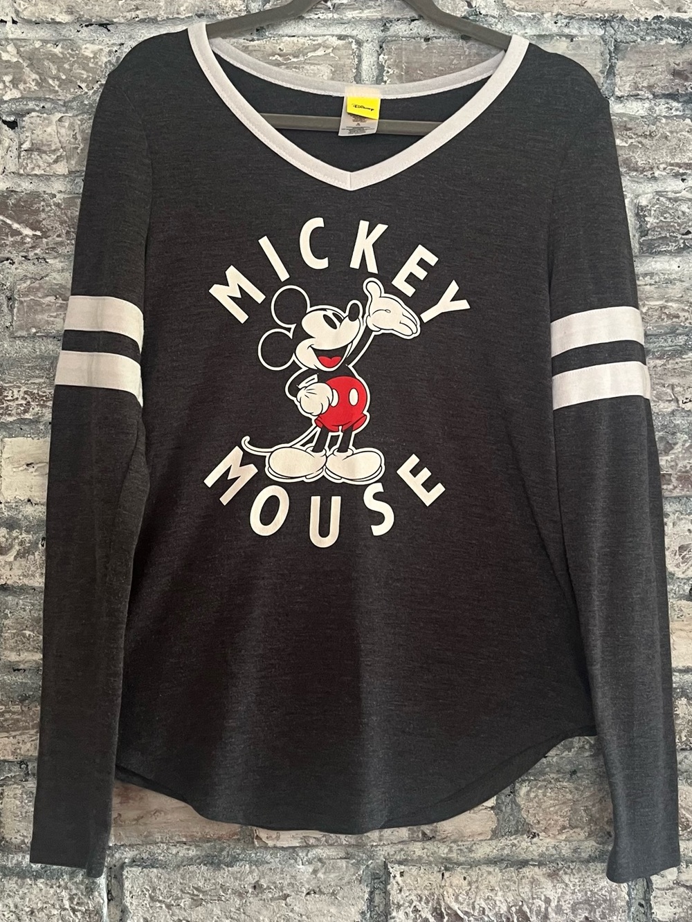 Mickey Mouse Women's Long-Sleeve V-Neck Tee Black excellent cond. smoke/pet free